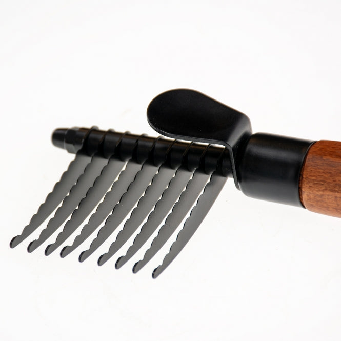 EBI Noir Japandi detangling comb