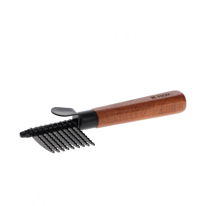 EBI Noir Japandi detangling comb