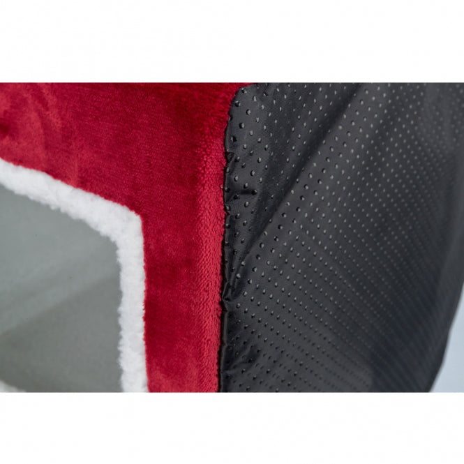 Trixie Xmas Cave Nevio