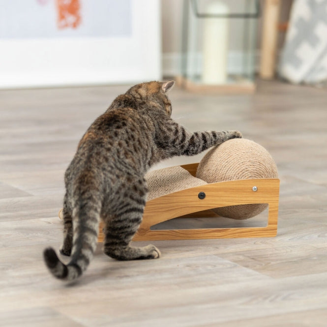 Trixie scratching ramp with ball